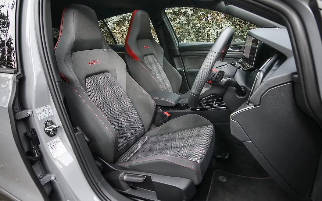 Volkswagen Golf GTI Front Seats