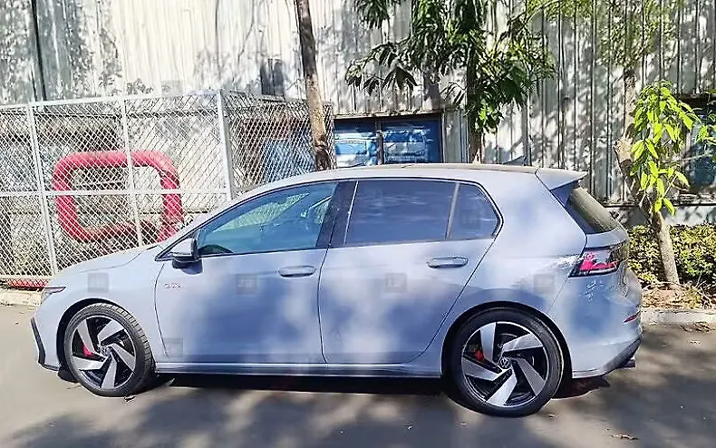 Volkswagen Golf GTI Left View