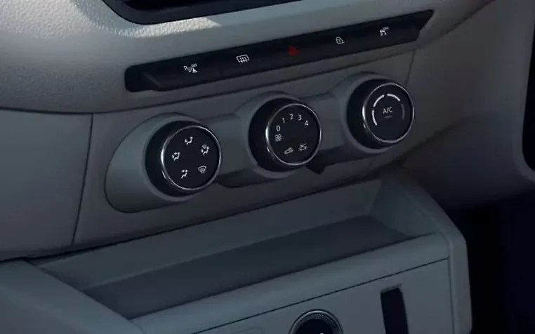 Renault Triber AC Controls
