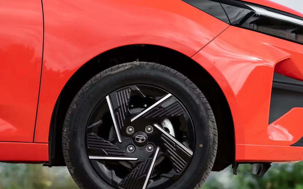 Tata Altroz Tyre