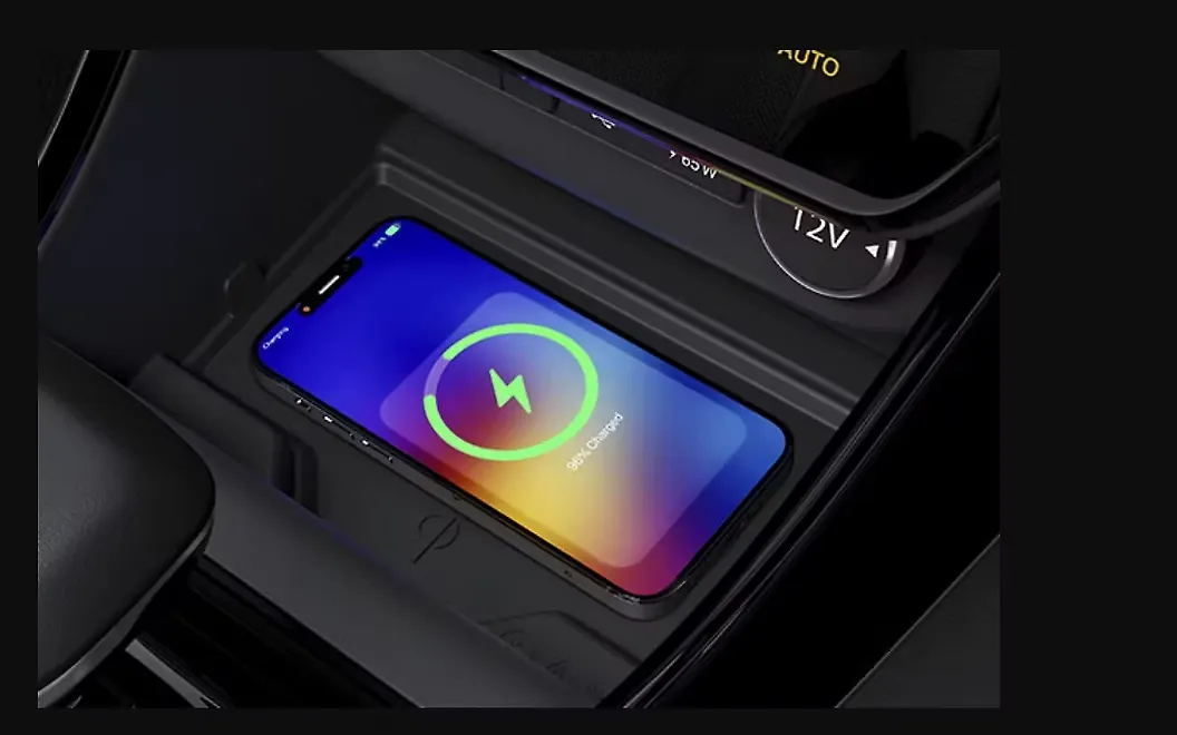 Tata Altroz USB / Charging Port