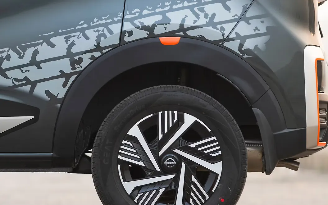 Nissan Gravite Rear Wheel