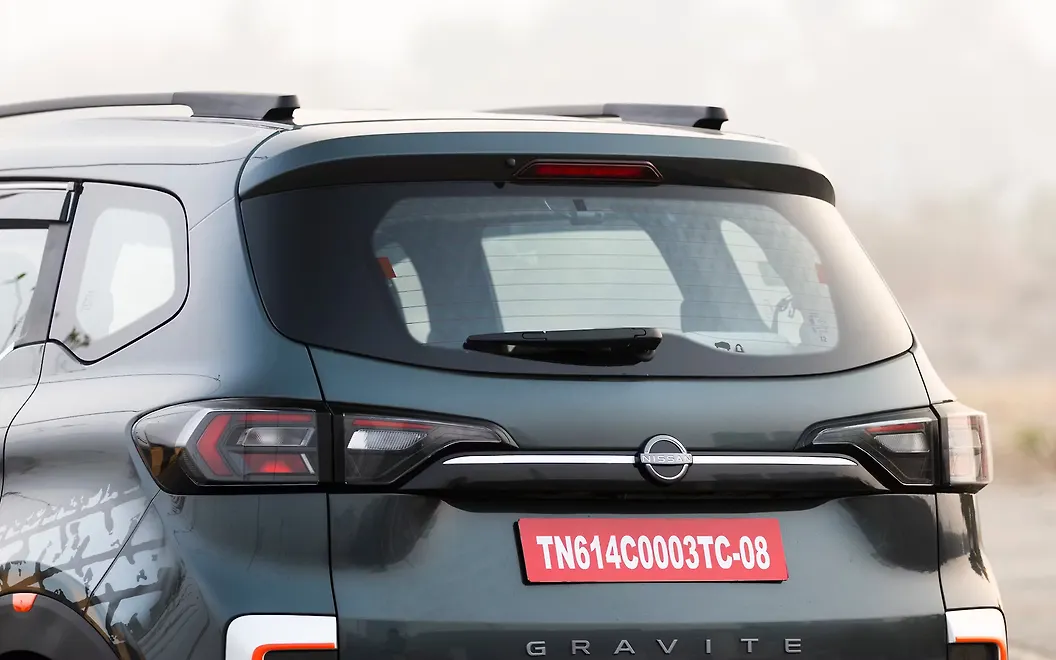 Nissan Gravite Rear Windscreen