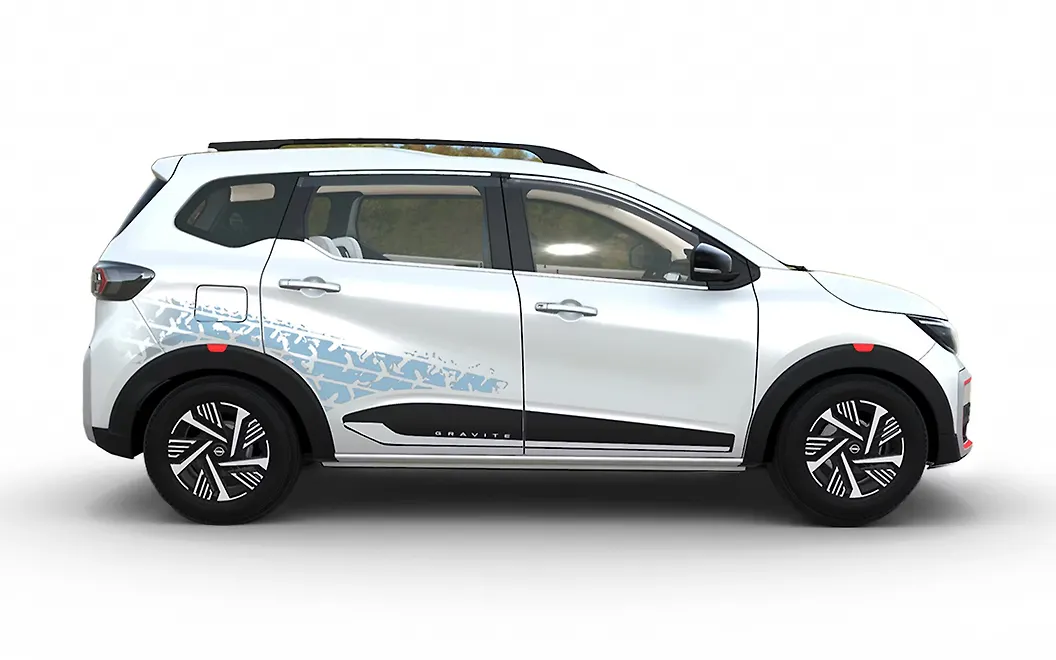 Nissan Gravite Right View