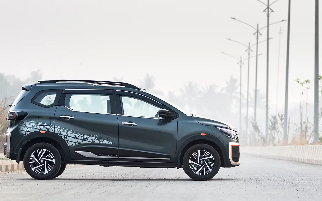 Nissan Gravite Right View