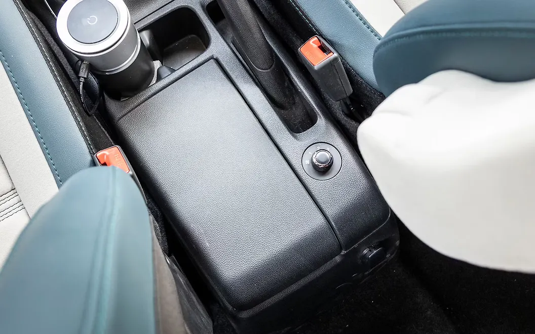 Nissan Gravite Front Arm Rest