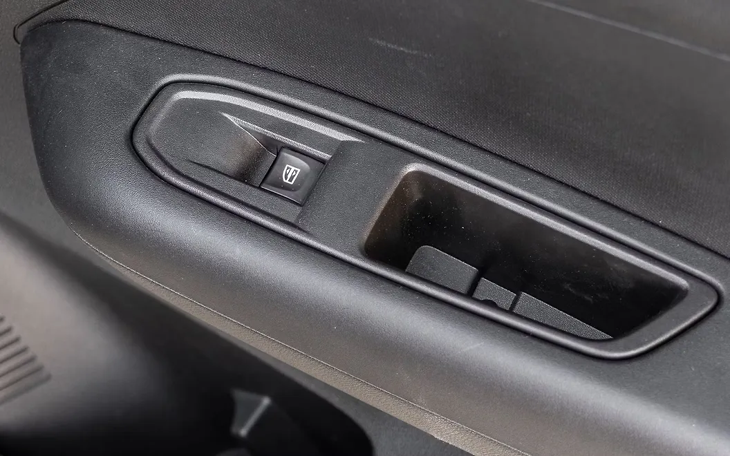Nissan Gravite Passenger Window Controls