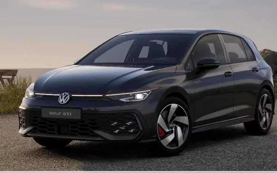 Volkswagen Golf GTI Front Left View