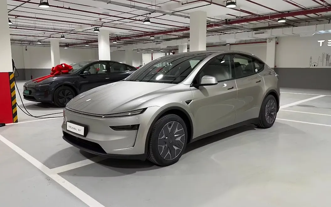 Tesla Model Y Front Left View