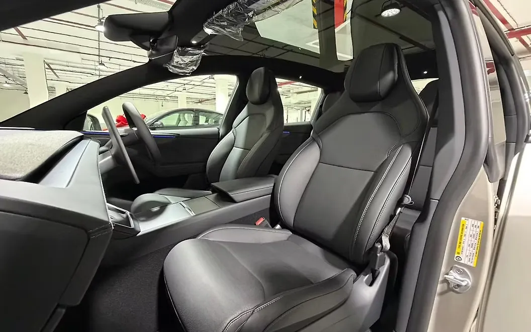 Tesla Model Y Front Seats