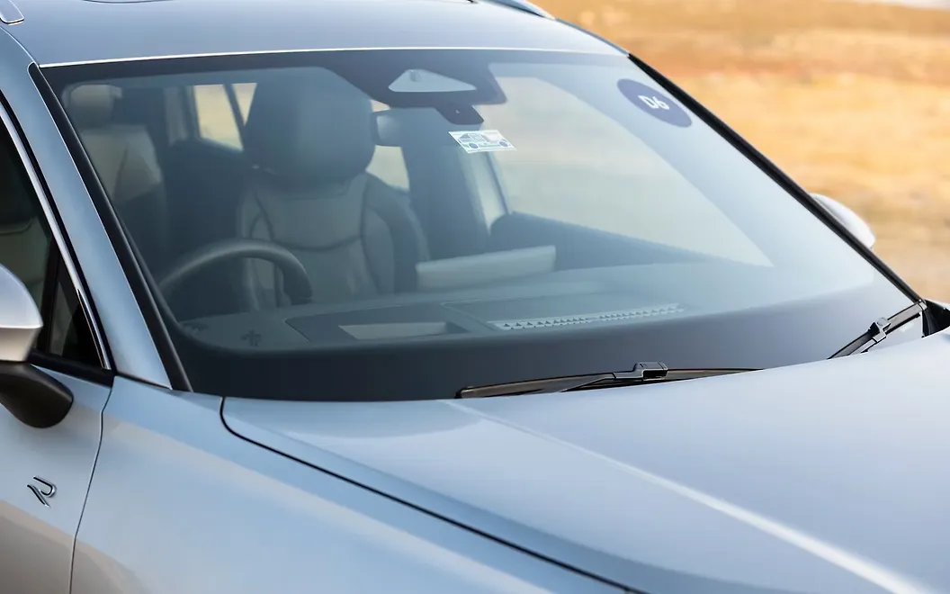 Volkswagen Tayron R-Line Front Windscreen