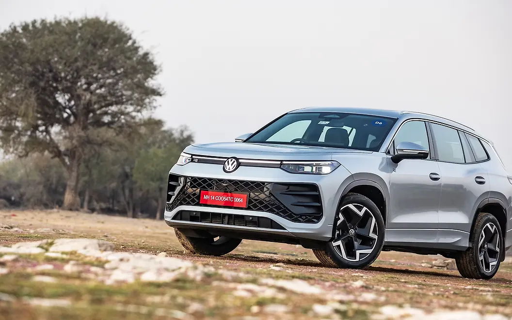 Tayron R-Line Front Left View