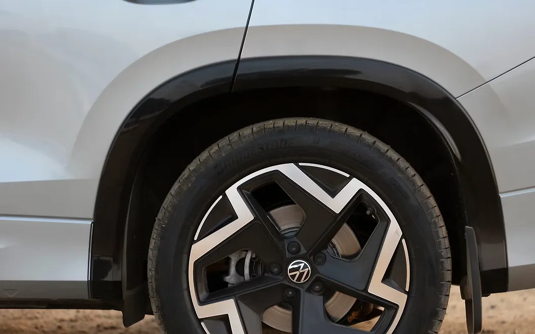 Volkswagen Tayron R-Line Rear Wheel