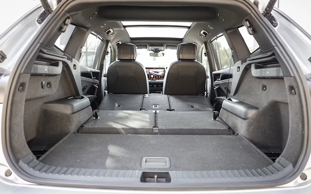 Volkswagen Tayron R-Line Bootspace with all Seats Folded