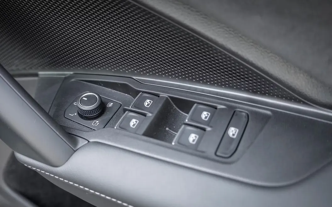 Volkswagen Tayron R-Line Driver Window Controls