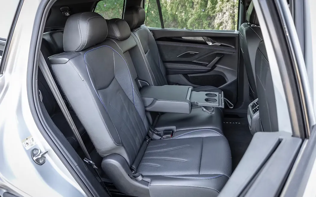 Volkswagen Tayron R-Line Arm Rest in Last Row Seats