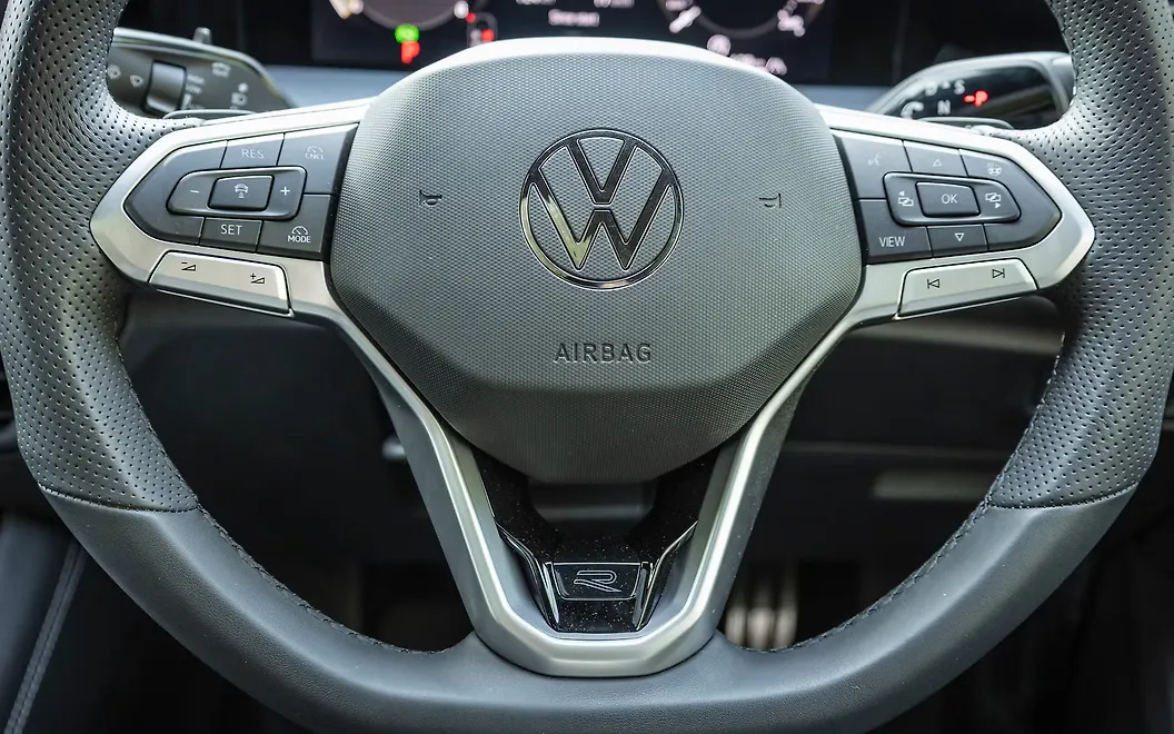 Volkswagen Tayron R-Line Steering Mounted Controls