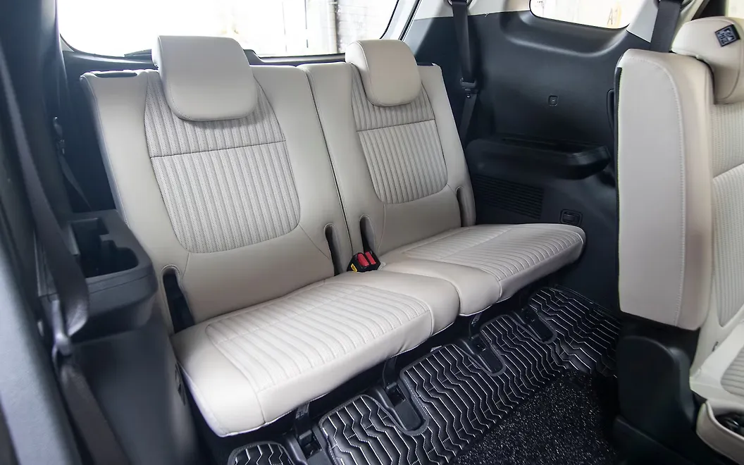 Kia Carens Clavis Last Row Seats