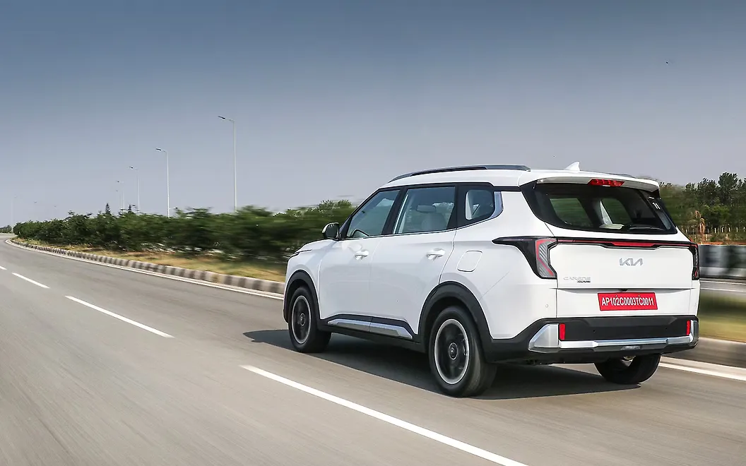 Kia Carens Clavis Rear Left View