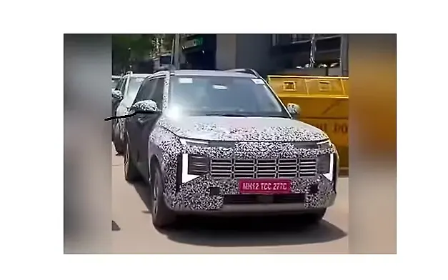 Hyundai Venue Front Right View