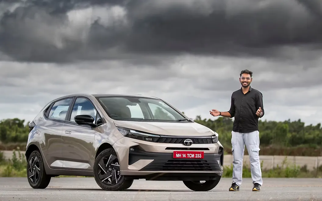 Tata Altroz Front Right View