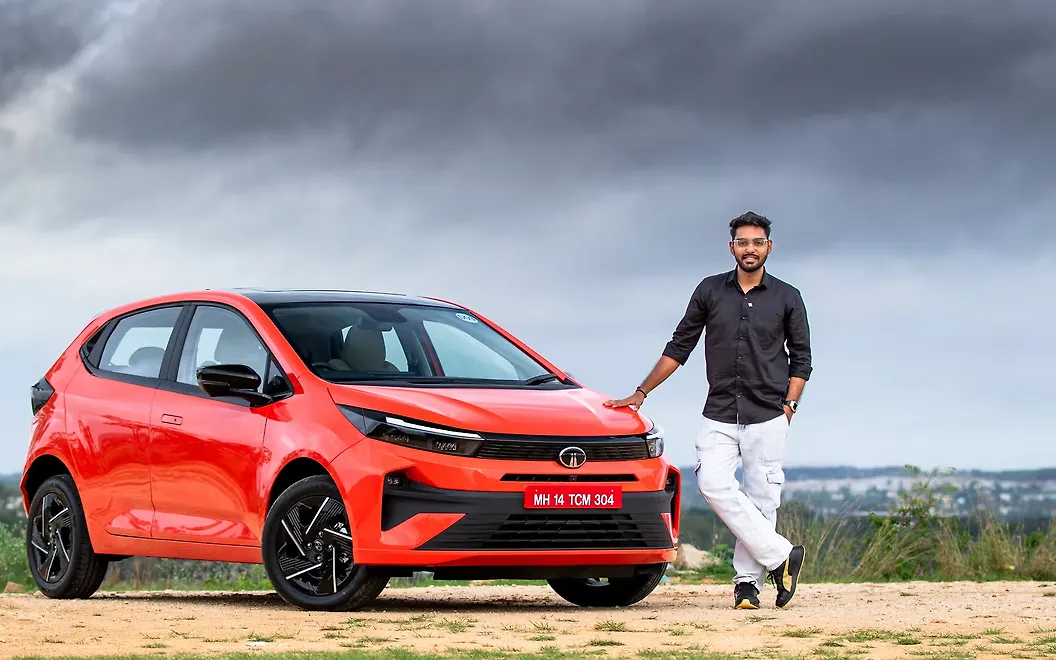 Tata Altroz Front Right View