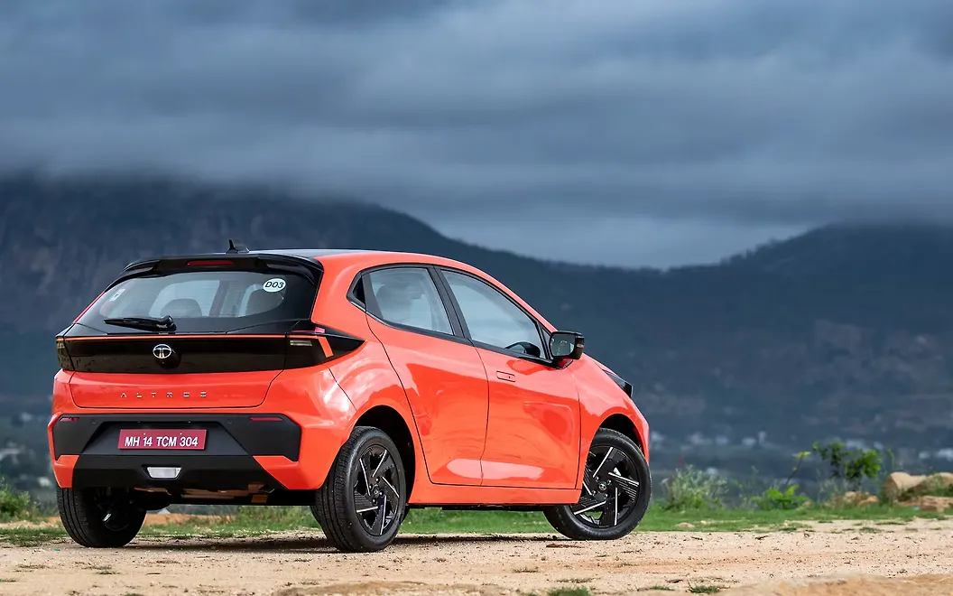 Tata Altroz Right Rear View
