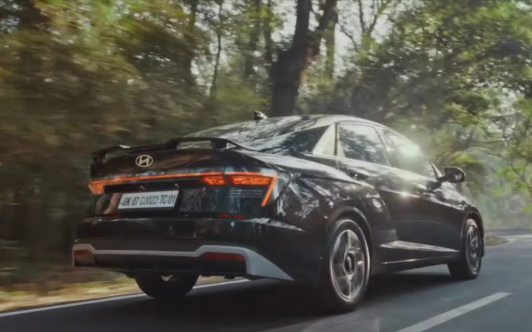 Hyundai Verna Right Rear View