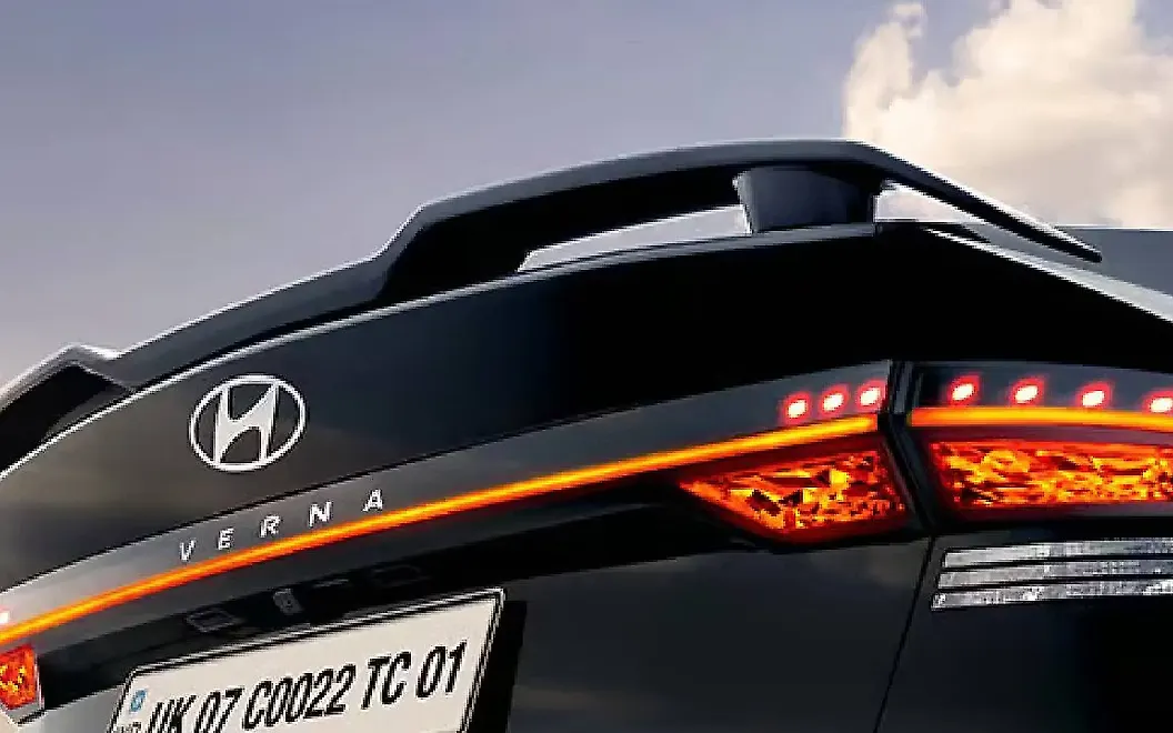 Hyundai Verna Tail Light