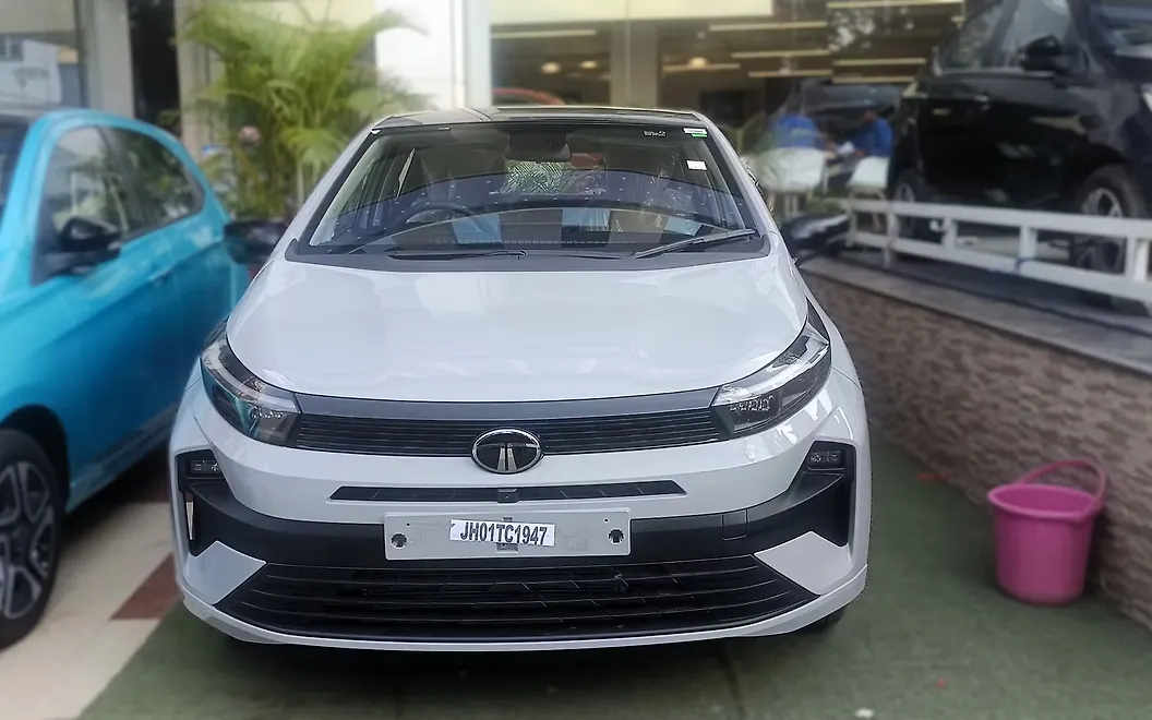 Tata Altroz Front View