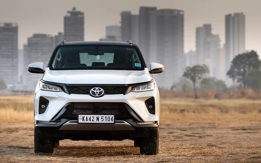 Toyota Fortuner Front View