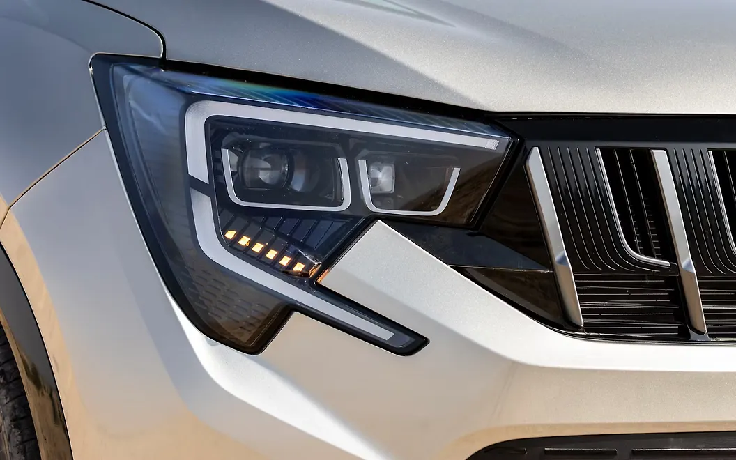 Mahindra XUV 7XO Turn Indicators