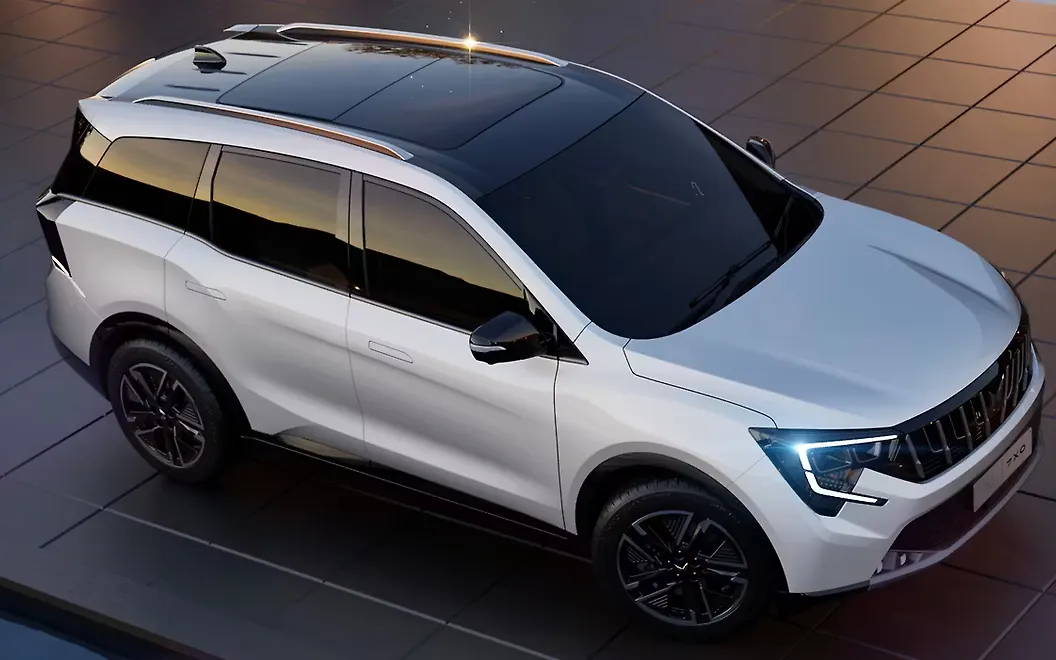 Mahindra XUV 7XO Front Right View