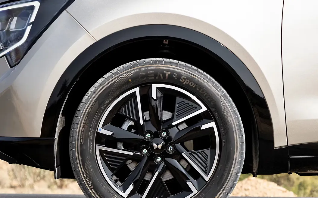 Mahindra XUV 7XO Front Wheel