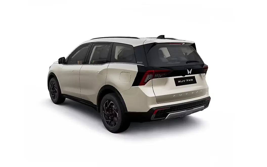 Mahindra XUV 7XO Rear Left View