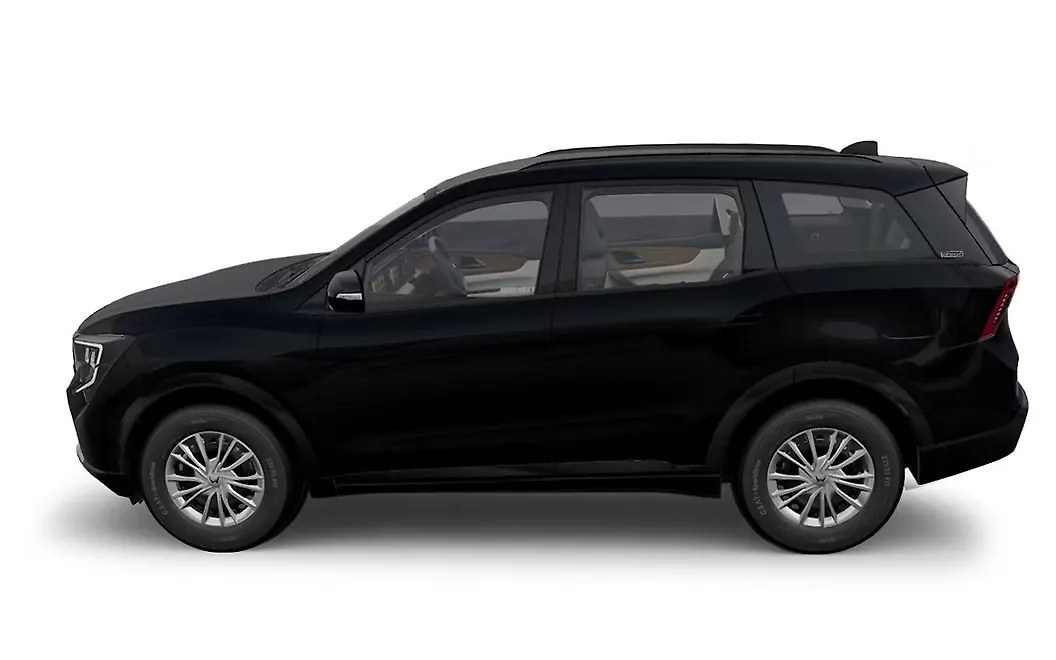 Mahindra XUV 7XO Left View