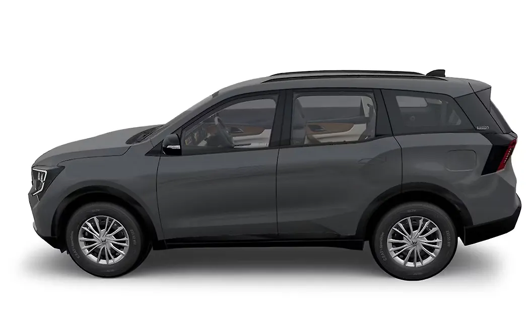 Mahindra XUV 7XO Left View
