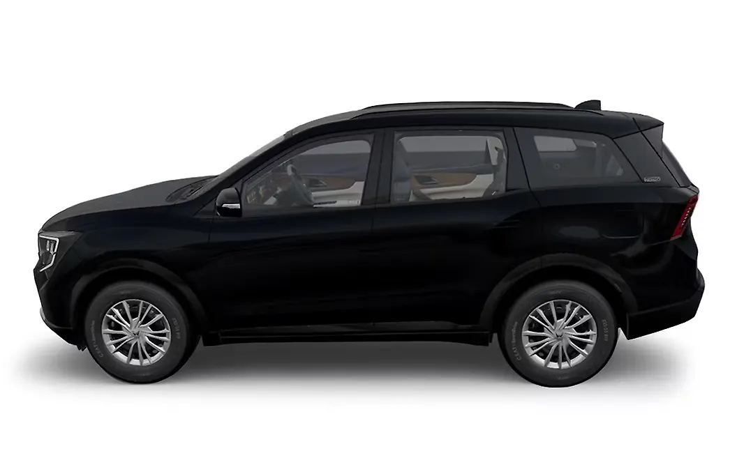 Mahindra XUV 7XO Left View