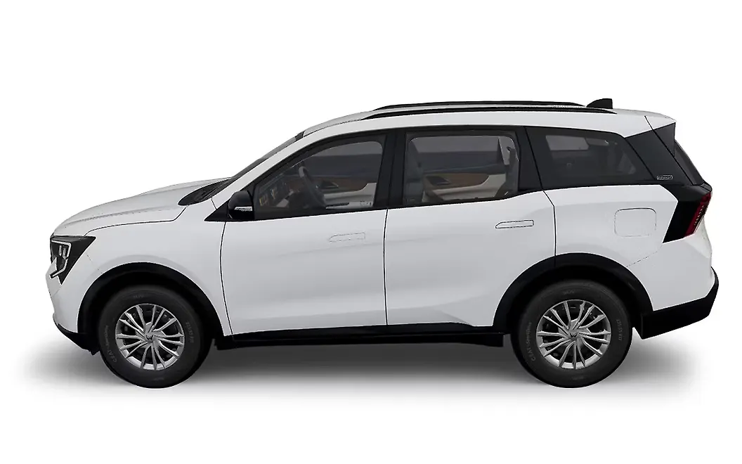 Mahindra XUV 7XO Left View