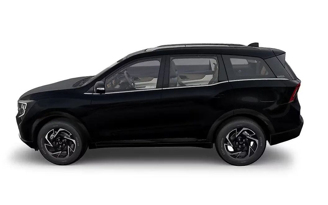 Mahindra XUV 7XO Left View