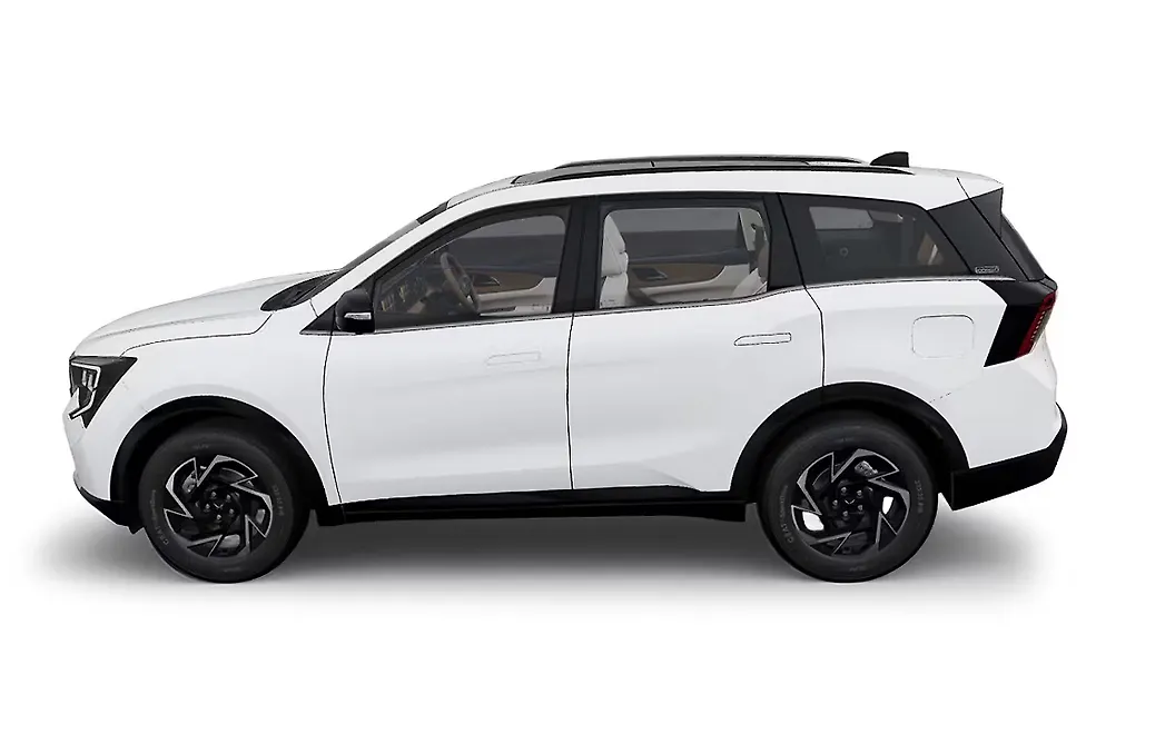 Mahindra XUV 7XO Left View