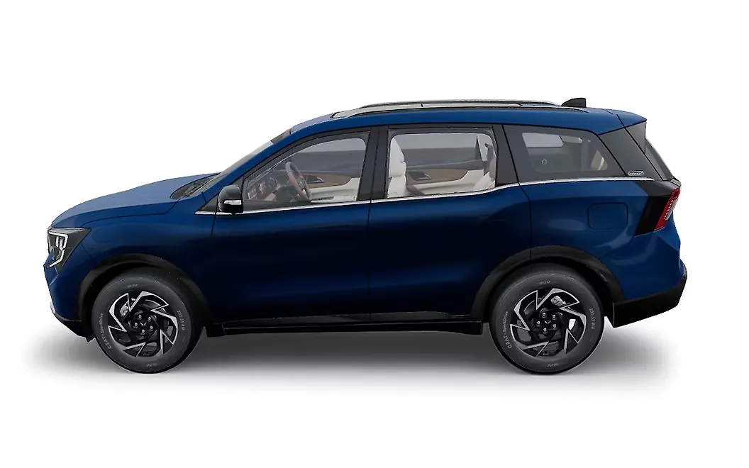 Mahindra XUV 7XO Left View