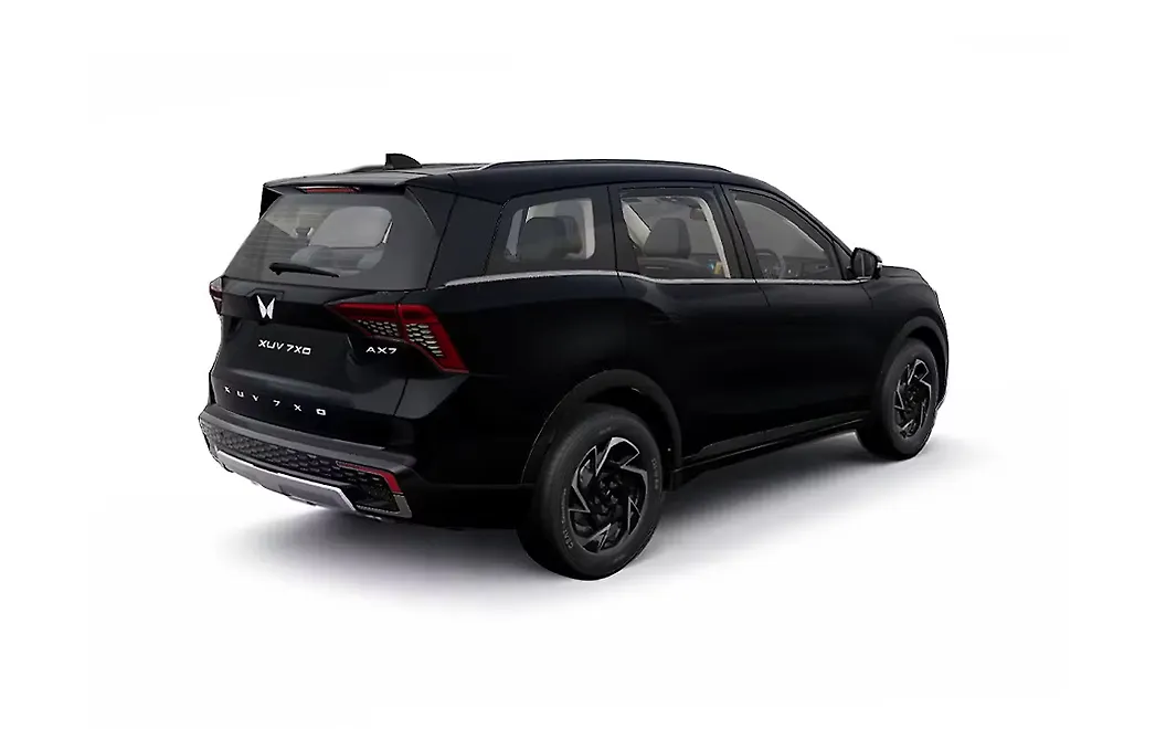 Mahindra XUV 7XO Right Rear View