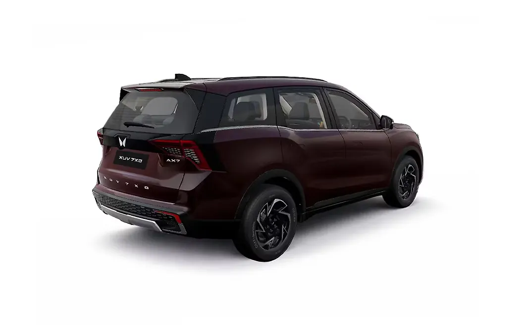 Mahindra XUV 7XO Right Rear View