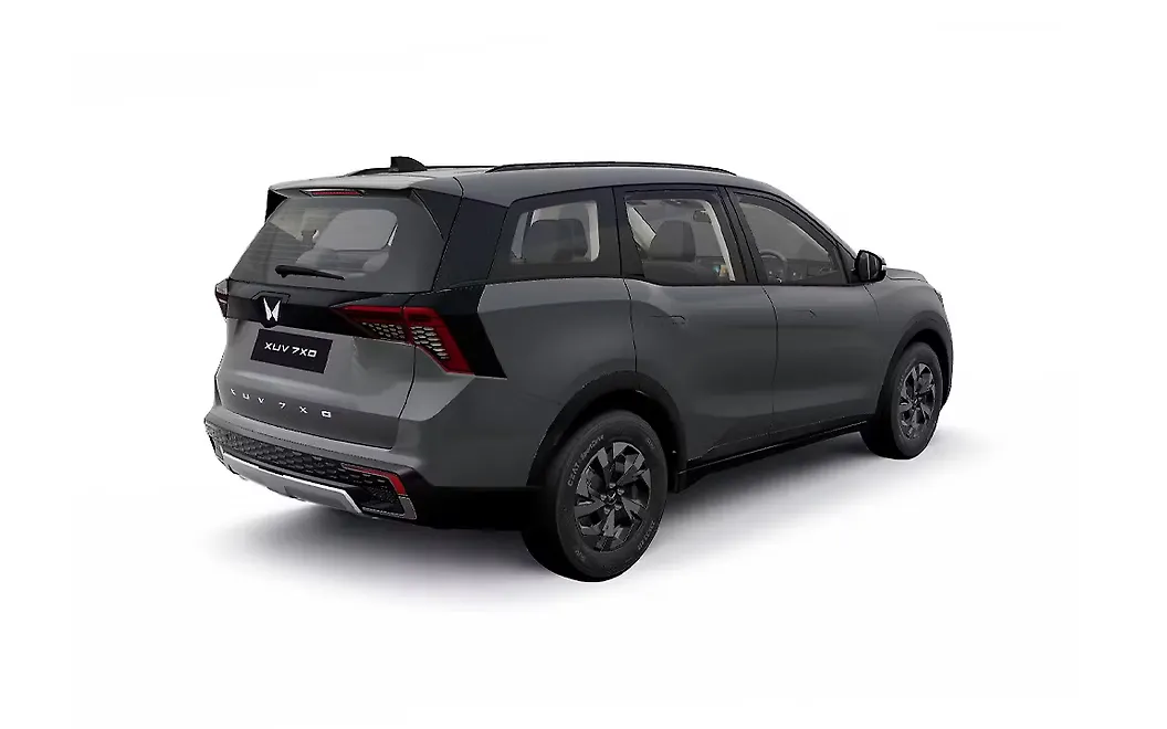 Mahindra XUV 7XO Right Rear View