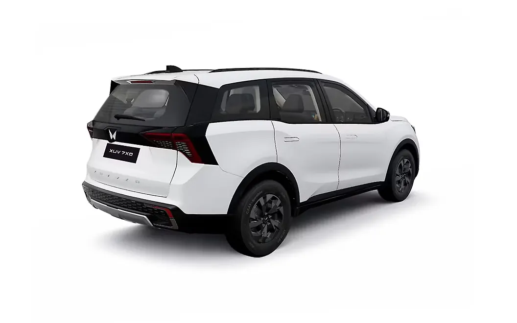Mahindra XUV 7XO Right Rear View