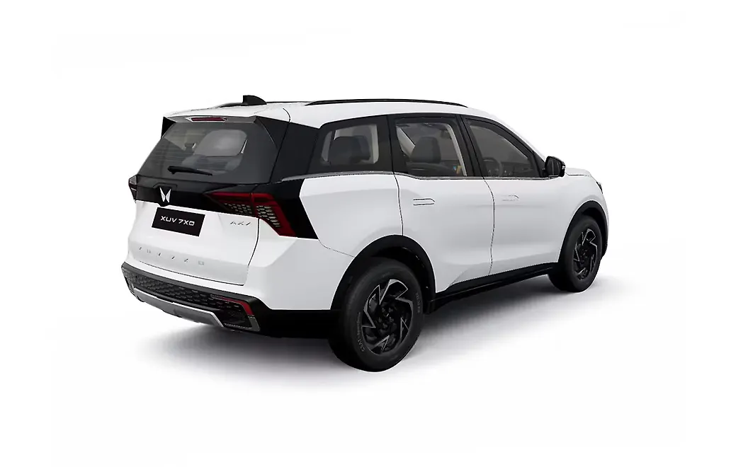 Mahindra XUV 7XO Right Rear View