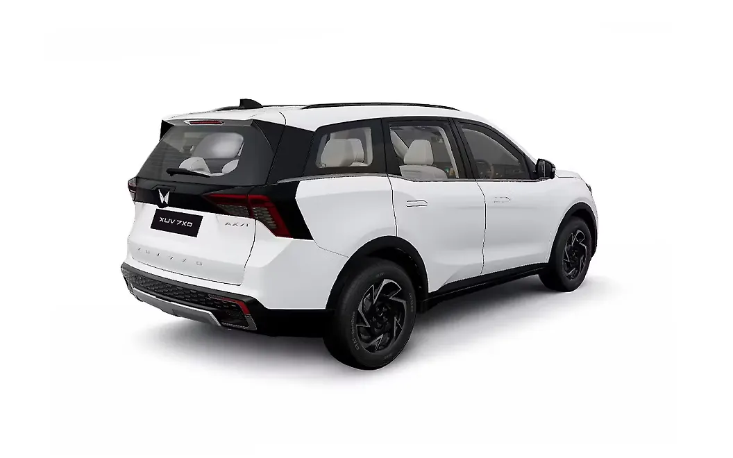 Mahindra XUV 7XO Right Rear View
