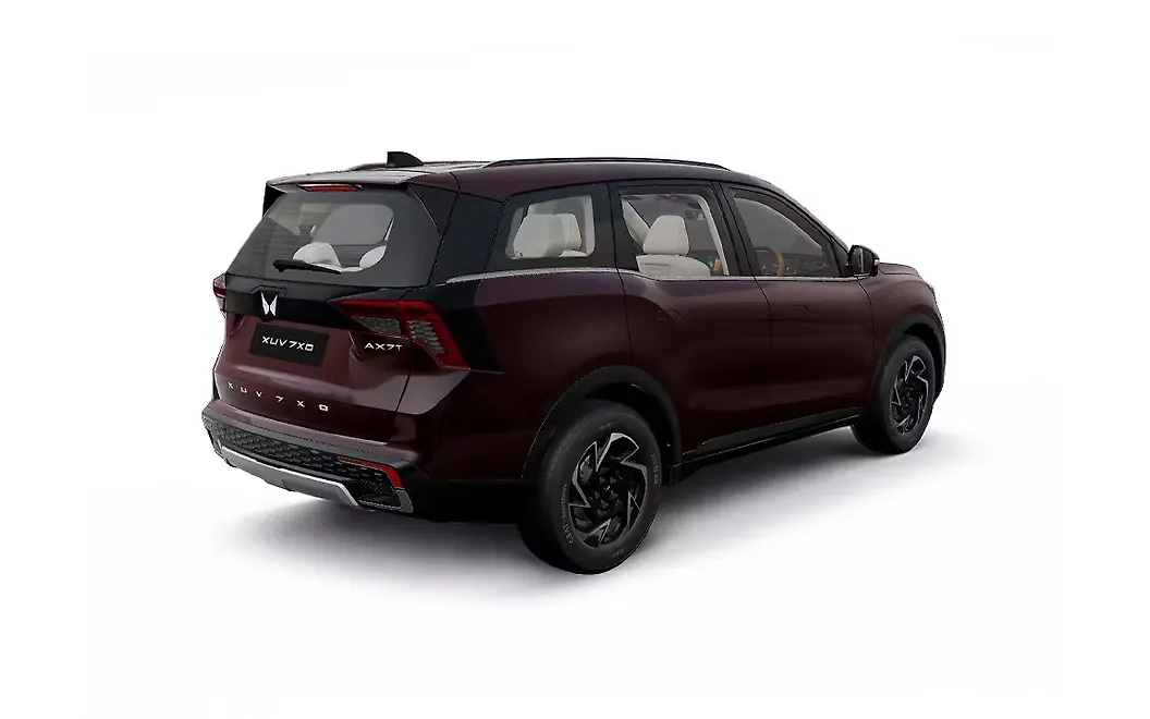 Mahindra XUV 7XO Right Rear View