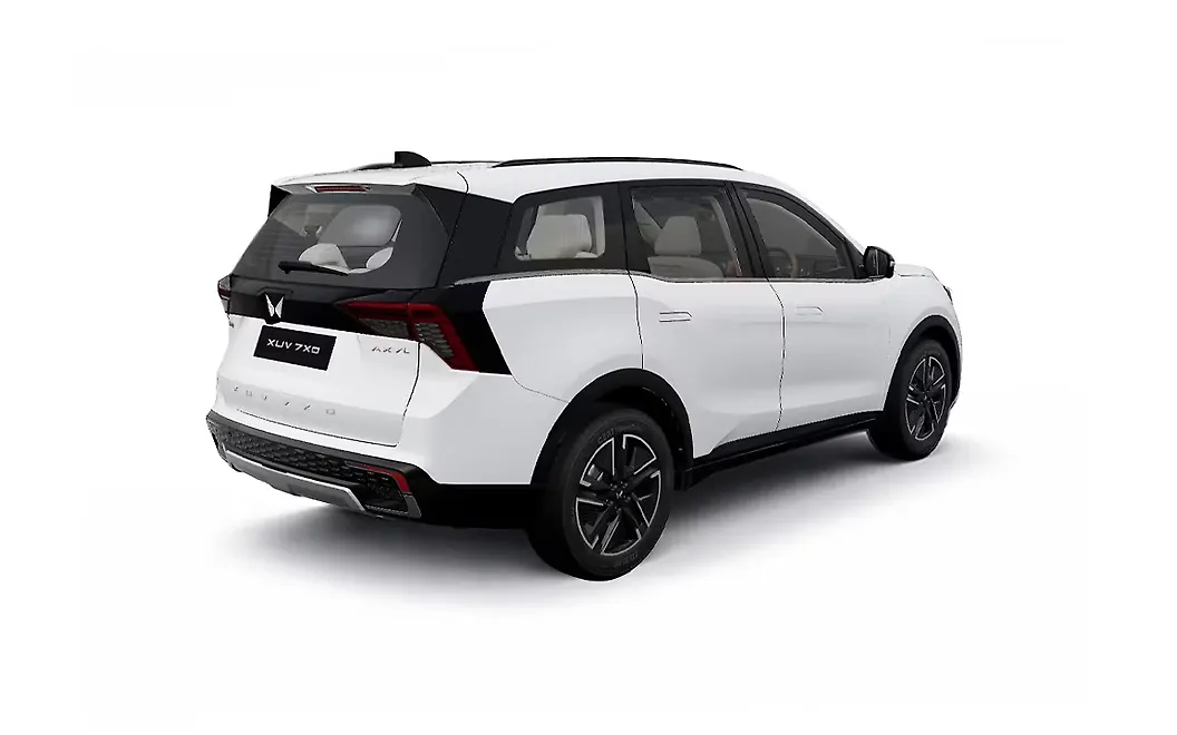 Mahindra XUV 7XO Right Rear View